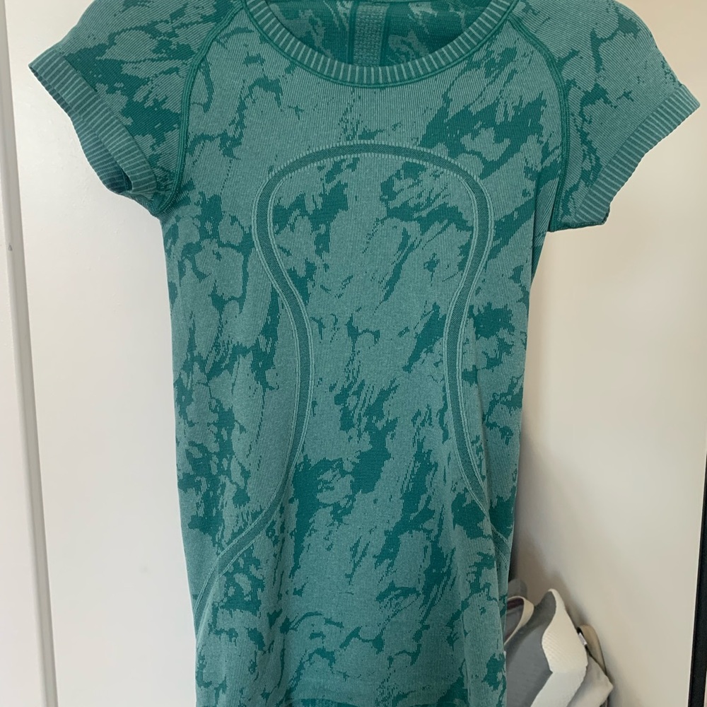 Lululemon Swiftly Tech Short-Sleeve